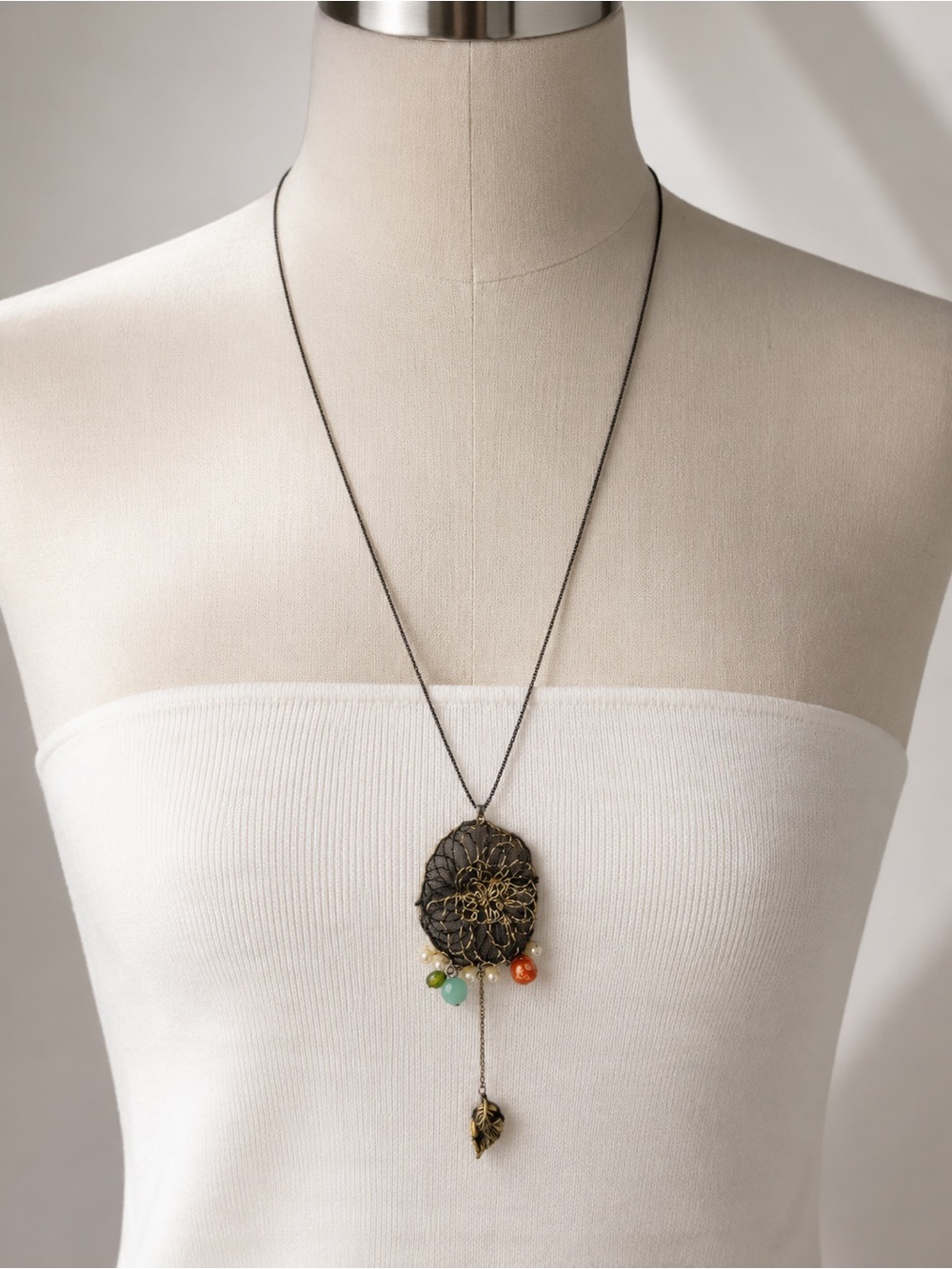 Vintage Boho Floral Pendant Necklace Black Chain‎ Beaded Costume Jewelry